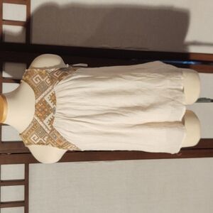 Altar'd State Tapestry Texture Neckline White Sleeveless Blouse Sz S